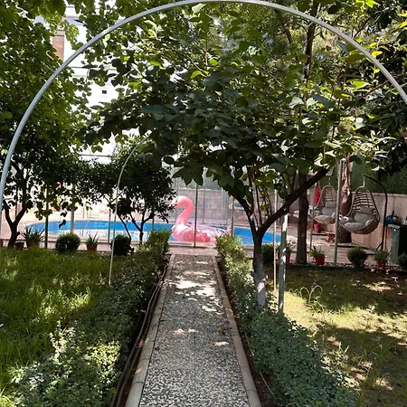 Havuzlu Bahceli Villa